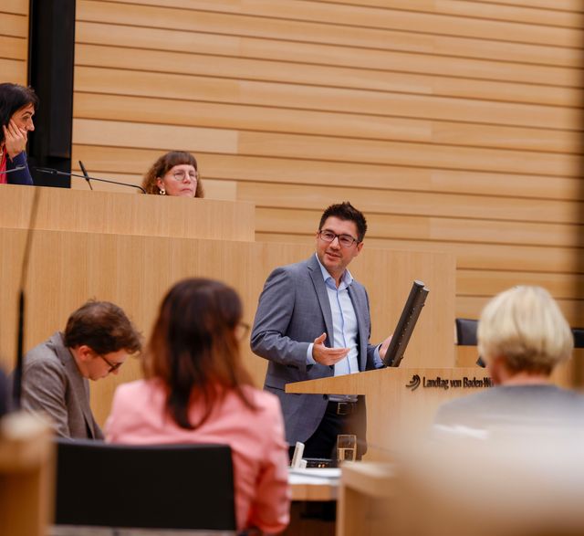 Weniger Kulturkampf, mehr Innovationskraft: Tayfun Tok zur Debatte um das Verbrenner-Aus